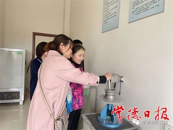 常德市采取“雙隨機(jī)、一公開”，抽檢22家預(yù)拌砼、預(yù)拌砂漿生產(chǎn)企業(yè)